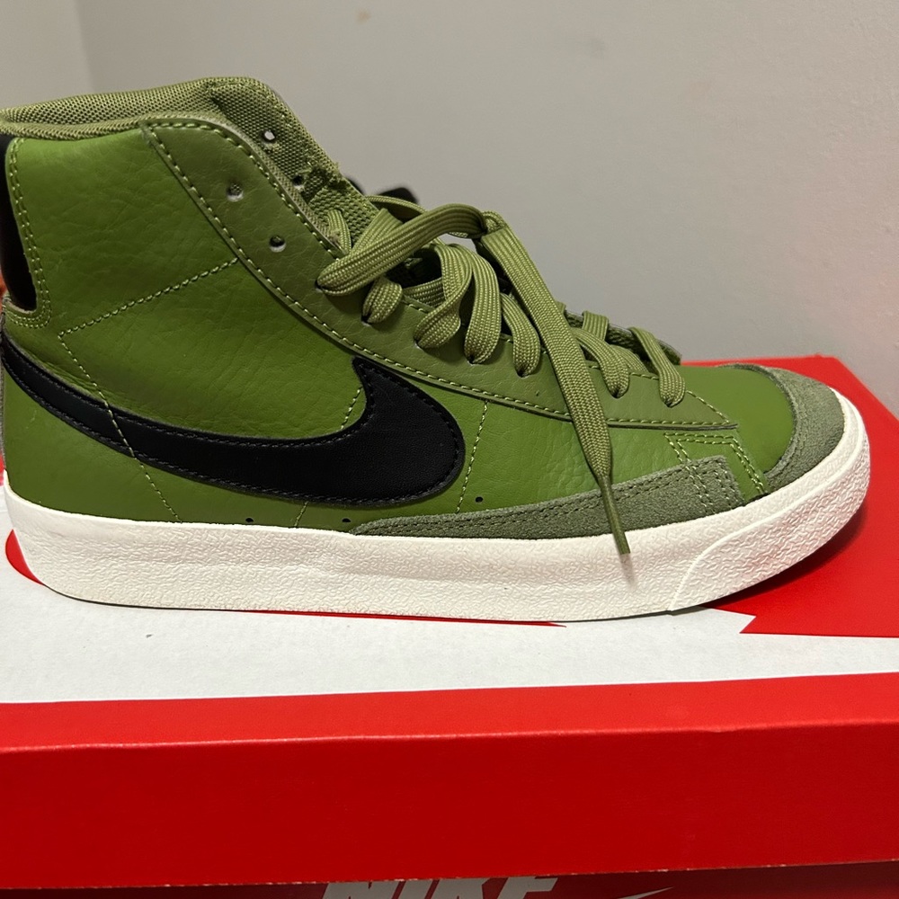Nike blazer grade school